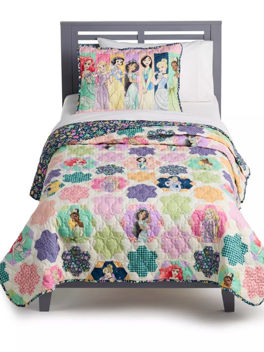 EUC Disney Princess/Floral Patchwork 3 Piece Bedding (Quilt +2 Shams)